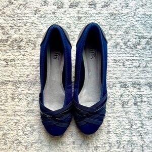 Cliffs by WHITE MOUNTAIN Navy Blue Woven Toe Flats